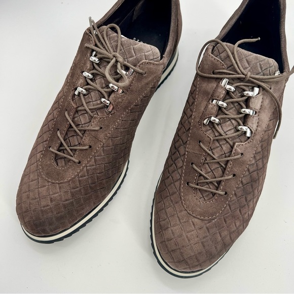 NWT Stuart Weitzman Relay Quilted Suede Sneakers Lead Brown Globe Shoes 8.5 N - Picture 13 of 13